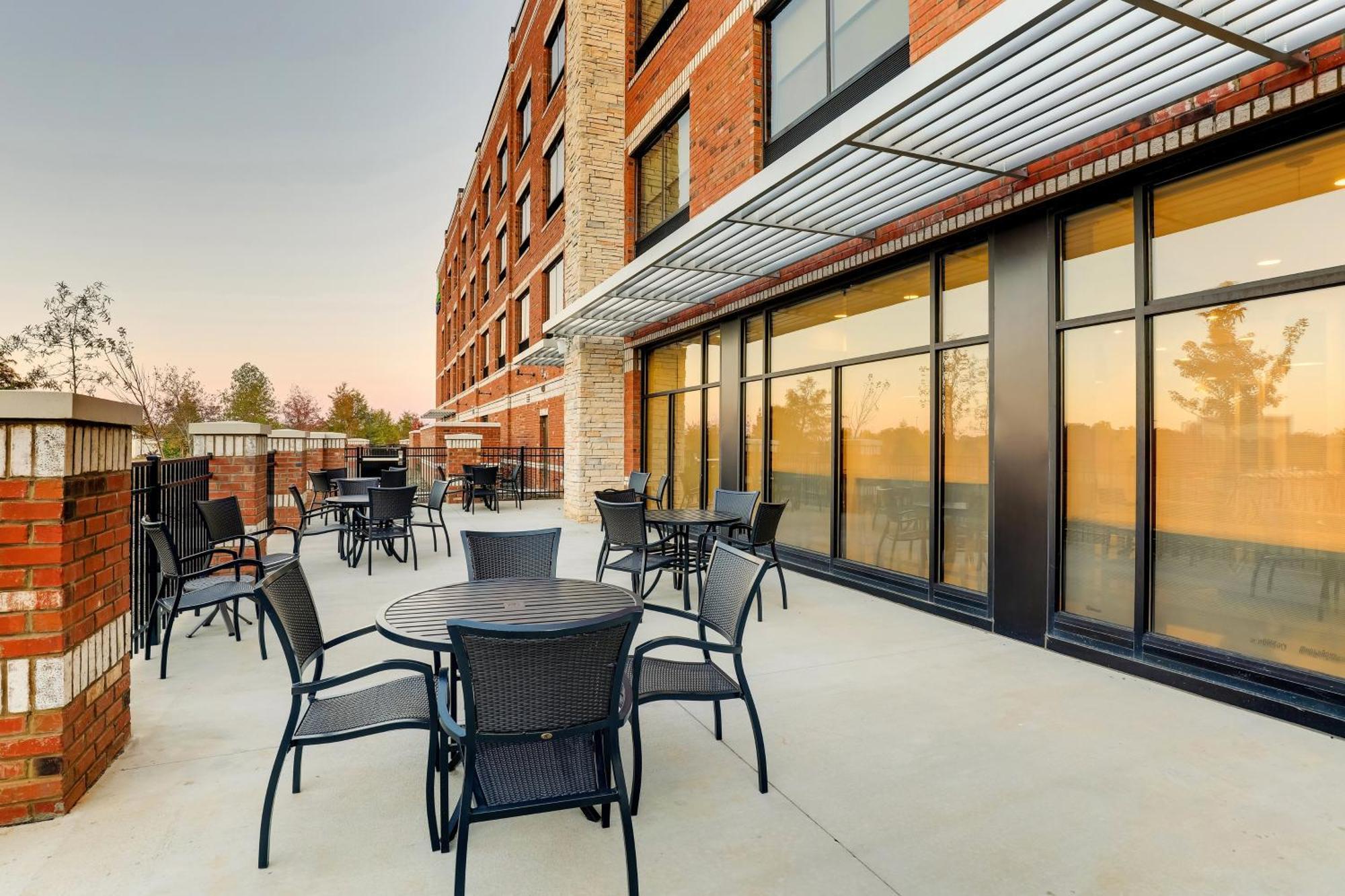Holiday Inn Express Holly Springs - Raleigh Area By Ihg Εξωτερικό φωτογραφία