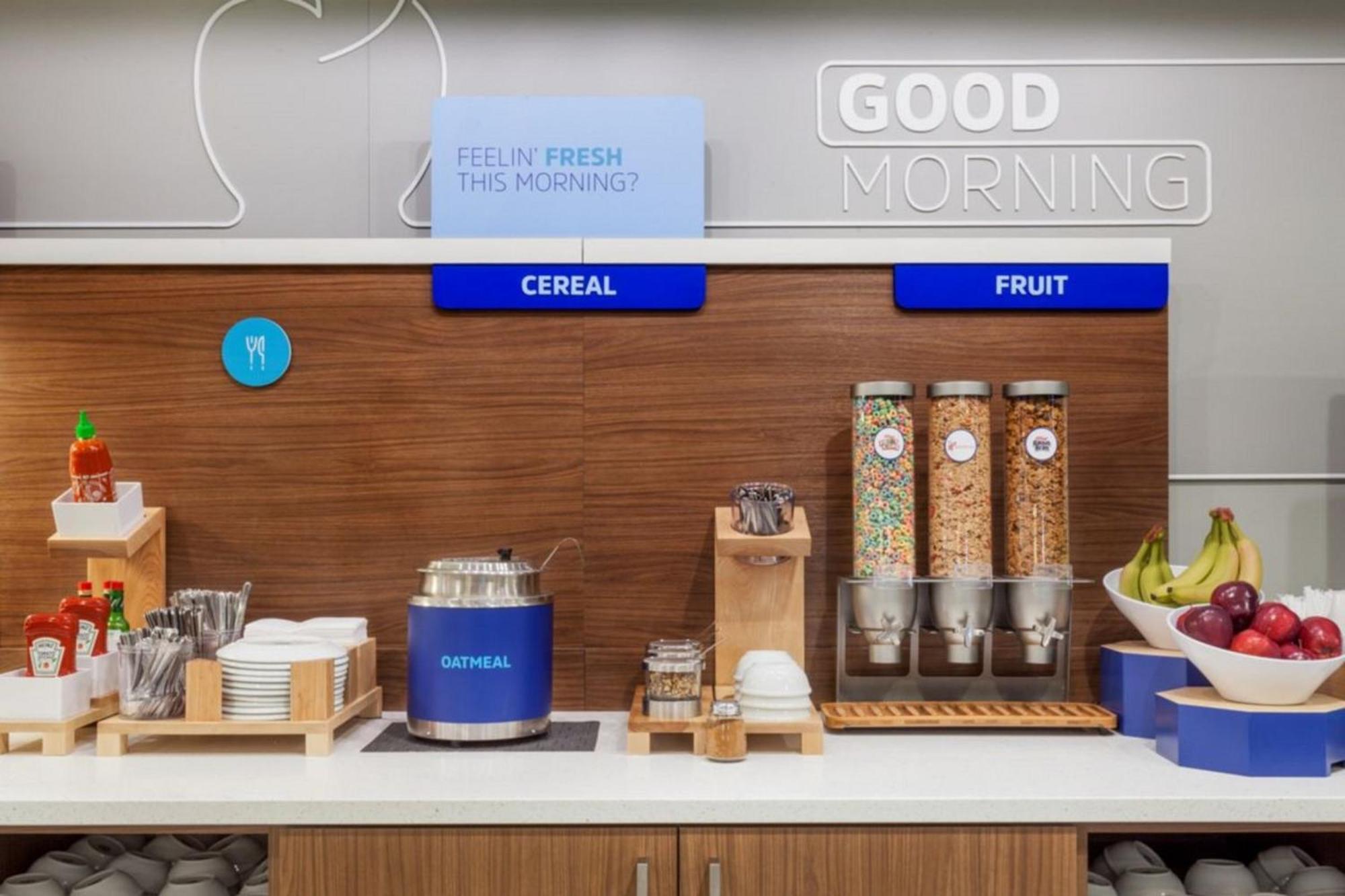 Holiday Inn Express Holly Springs - Raleigh Area By Ihg Εξωτερικό φωτογραφία